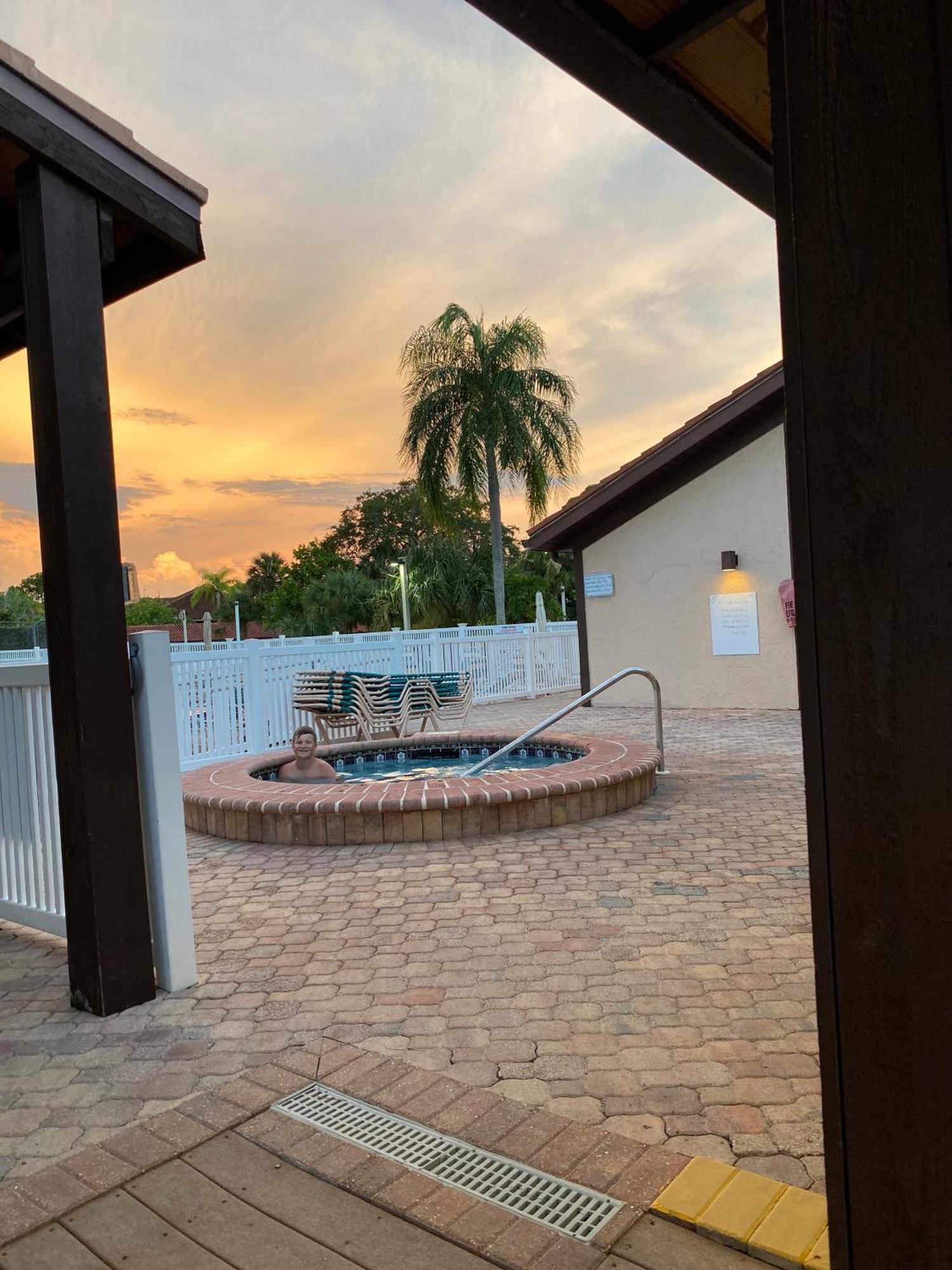 Mycataleya Beautiful Florida